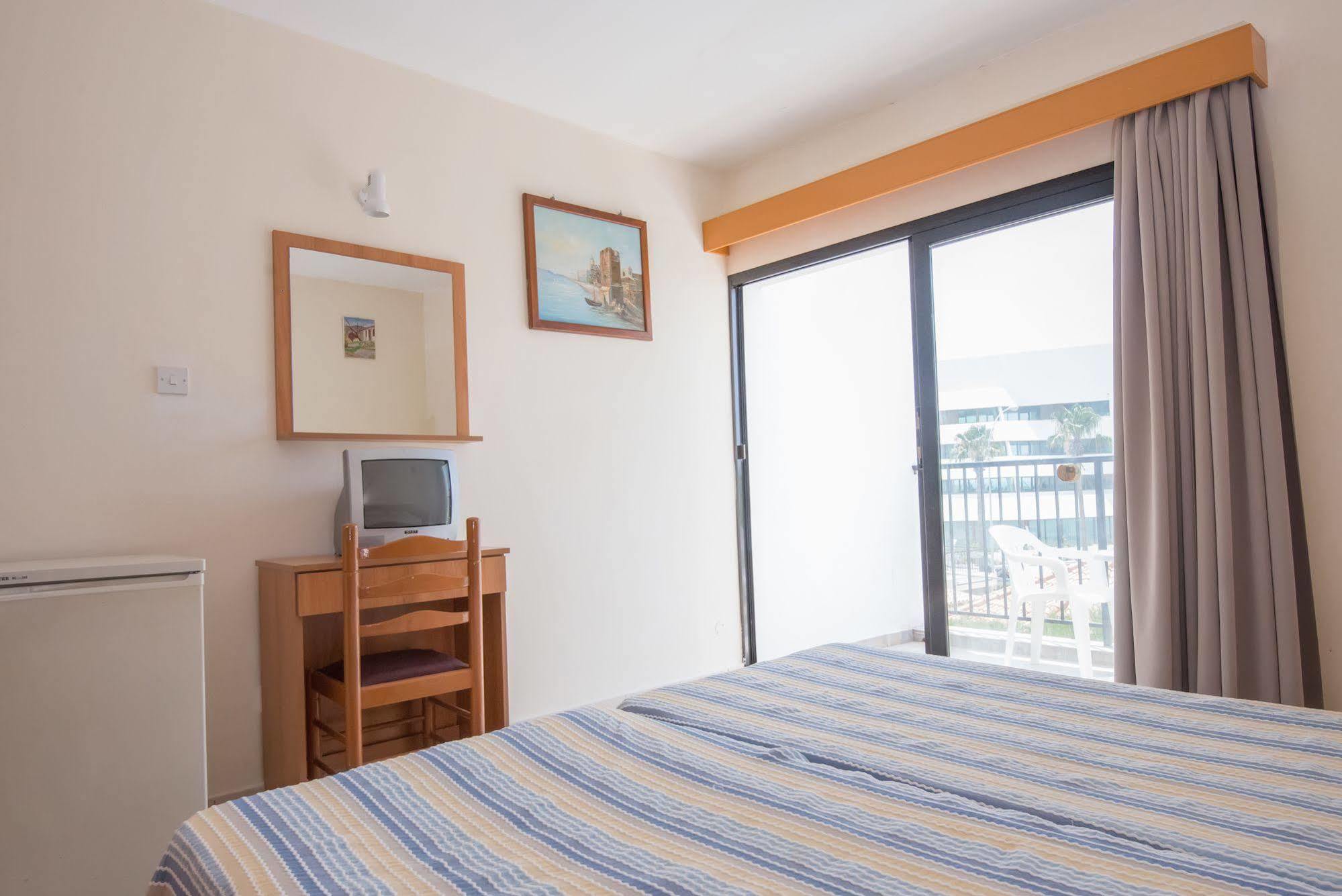 Kkaras Hotel 3 Star Ayia Napa Ngoại thất bức ảnh